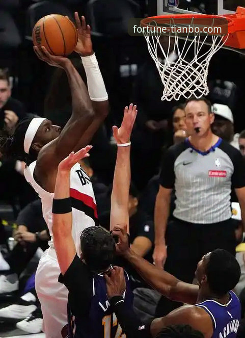 天博体育娱乐平台 在天博体育平台深度解析NBA焦点战:湖人三巨头爆发制胜完整指南
